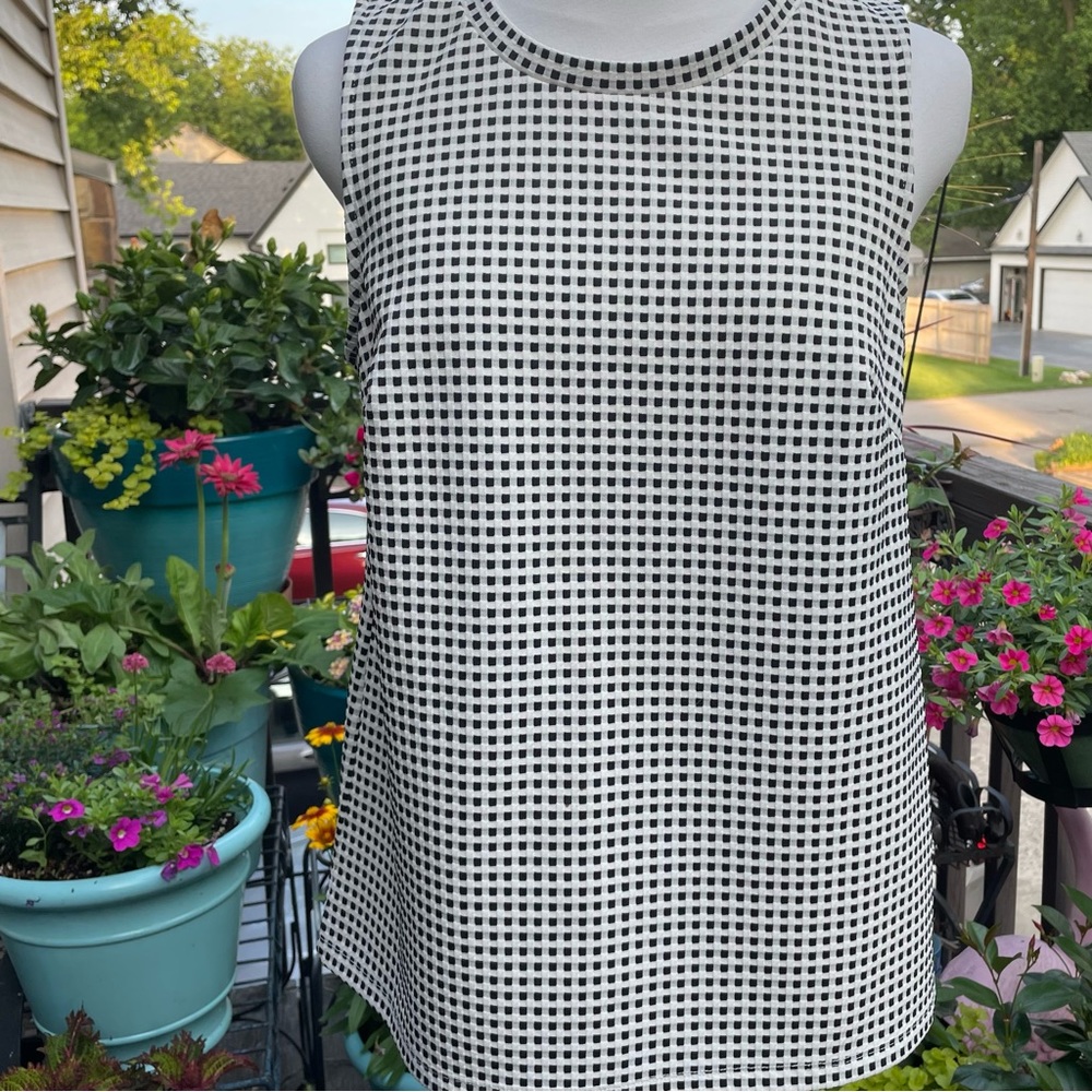 Banana Republic Black & White Check Top Medium